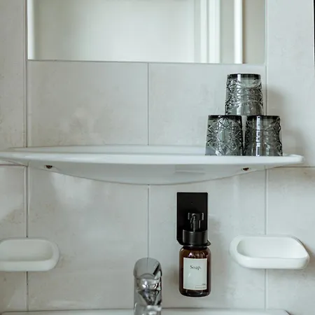 Гостьовий будинок Eschenhof 2*