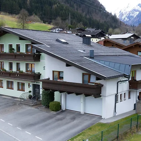 Eschenhof 2*